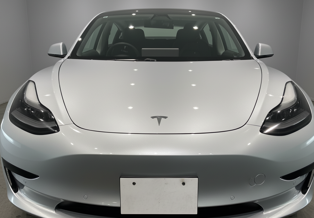 Tesla Model 3 GTシルバー